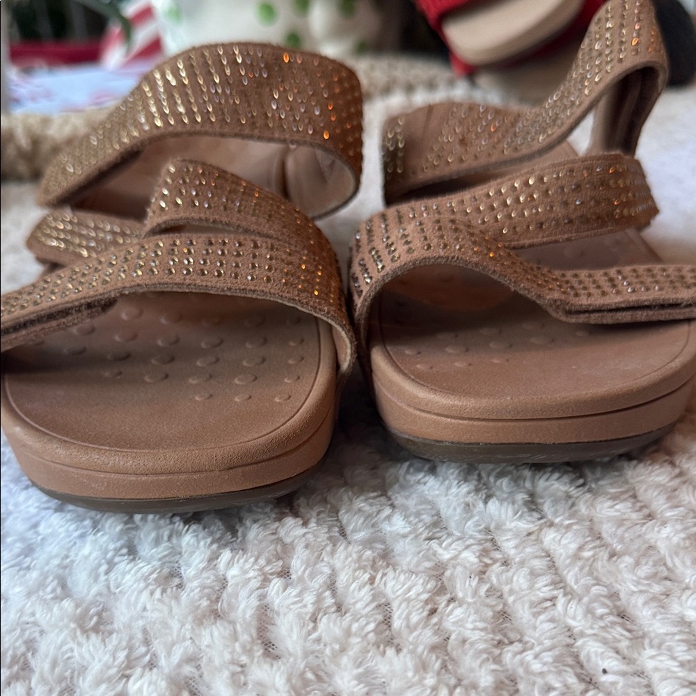 Vionic Tan Sandals With Adjustable Strap. - image 4